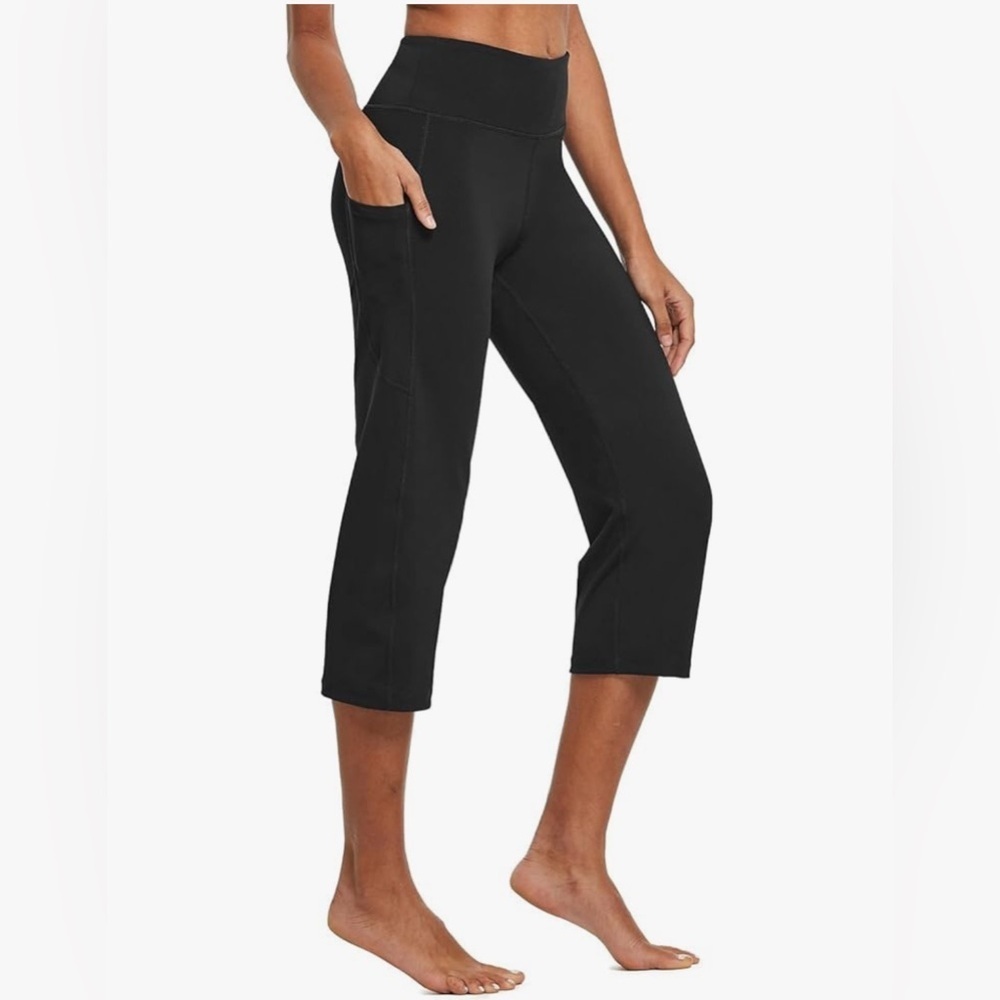 NEW - Small Rosvigor Black 
Capri loose Active Yoga Pants